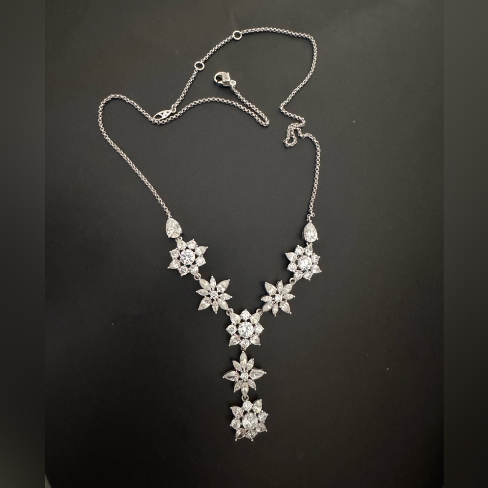 New Nadri Crystal Y necklace